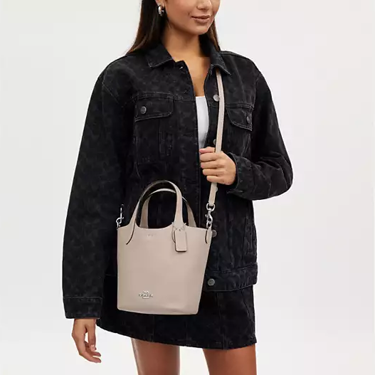 C.O.A.C.H Hanna Bucket Bag